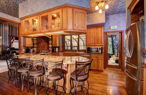 Estes Park Cabin | 8 BR/8b Luxury Mtn Lodge on Fall River, 8,500 sq ft living space, 2 1/2 Acres