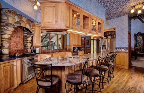 Estes Park Cabin | 8 BR/8b Luxury Mtn Lodge on Fall River, 8,500 sq ft living space, 2 1/2 Acres