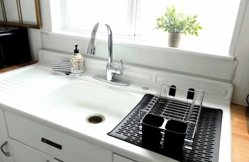 Mariposa Apartment | #8 Downtown Apt -Historic main street - King Bednn