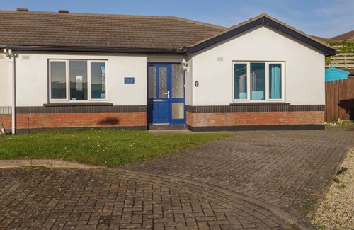 Port Erin House | 8 Links Close is a self-catering single level house, located close to the centre Port Erin.