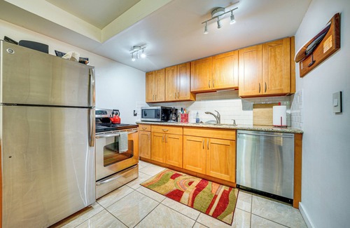 Mercer Island Apartment | 8 Mi to Dtwn Seattle: Pet-Friendly Apt w/Hot Tub