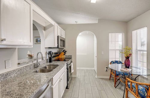 Lakeland - Winter Haven House | 8 Mi to Legoland: Winter Haven Home w/Lanai!