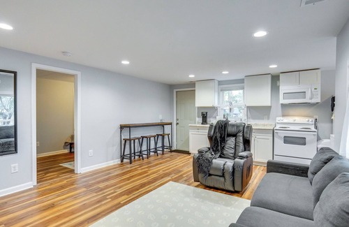 Aberdeen House | ~ 8 Mi to Pinehurst: Cozy Home w/Extended Deck!