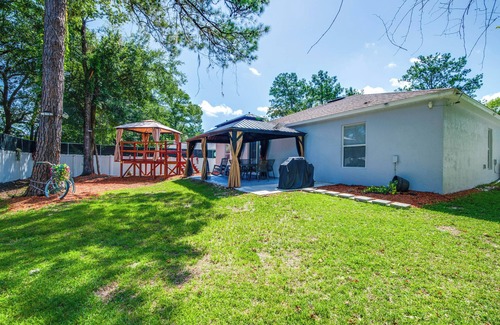 Candler House | 8 Mi to Silver Springs: Tranquil Home w/Gazebo