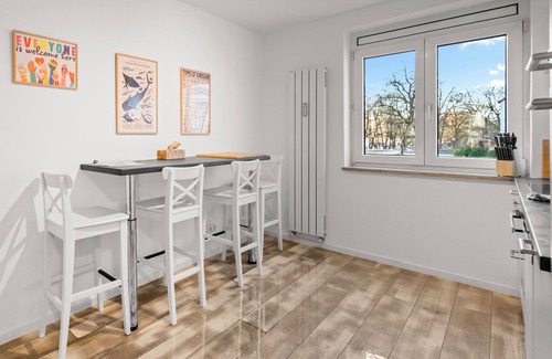 Alte Heide-Hirschau Apartment | 8 min metro to Marienplatz 120 m² Schwabing - 3 BR - 2.5 bath - private parking