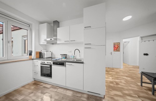Alte Heide-Hirschau Apartment | 8 min metro to Marienplatz 120 m² Schwabing - 3 BR - 2.5 bath - private parking