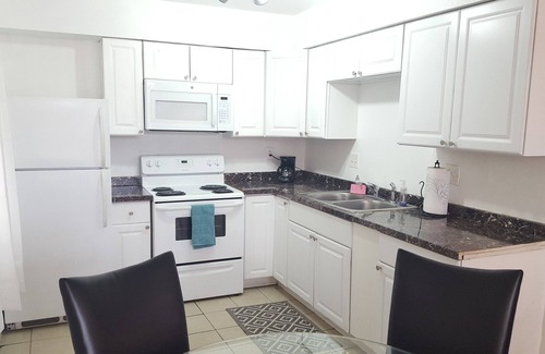 Winchester Apartment | 8 min to the strip, up to 6 people