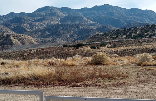 Hesperia House | 8 Minute walk to Mojave Forks Trailhead