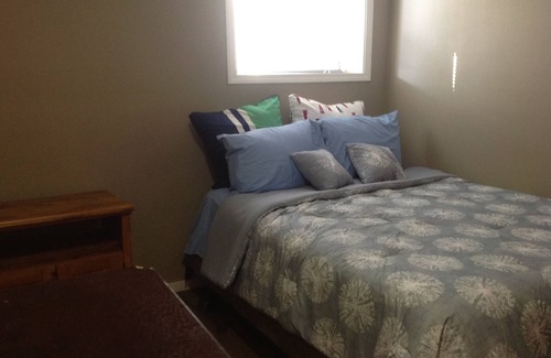 Panorama Hills House | 8 minutes to Airport Spacious suite close to Amenities. 20 mins to Downtown