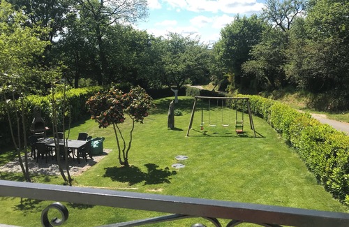 Caurel House | 8-person gîte with sauna, close to Lac de Guerledan, "the place to be!