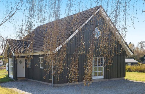 Hjarbæk House | 8 person holiday home in Løgstrup