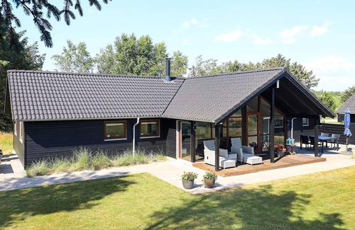 Grønhøj House | 8 person holiday home in Løkken