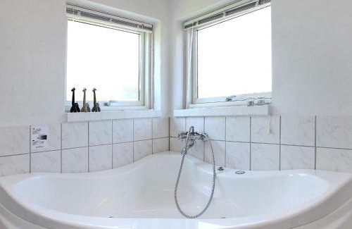 Lonstrup House | 8 person holiday home in Hjørring-By Traum