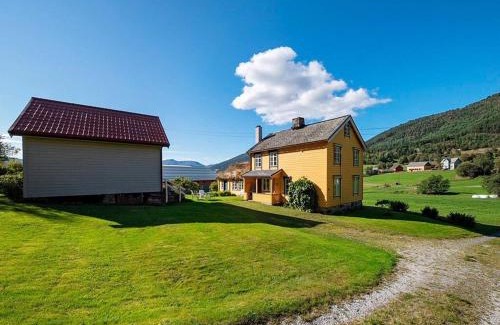 Møre og Romsdal House | 8 person holiday home in Liabygda-By Traum
