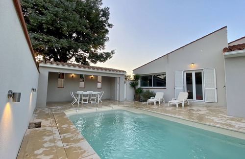 Canohes House | 8-person villa with pool and air conditioning, children's playroom
