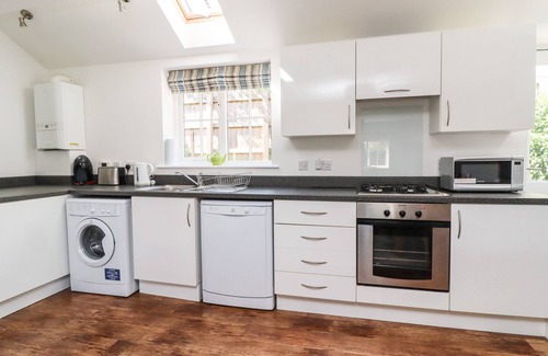 Helmsley Cottage | 8 POTTERGATE MEWS, family friendly in Helmsley