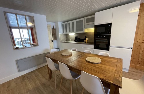 Saint-Jacques-des-Blats Apartment | 80 m² Apartment ∙ 2 bedrooms ∙ 10 guests