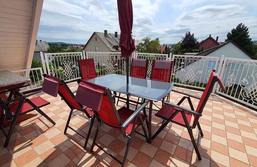 Balatonfured Apartment | 80 m² Apartment ∙ 3 bedrooms ∙ 7 guests