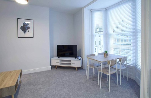 West Cliff Apartment | 80 m² Apartment ∙ 1 bedroom ∙ 2 guests