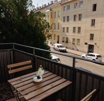 Penzing Apartment | 80 m² Apartment ∙ 2 bedrooms ∙ 6 guests