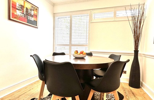 Clapham Apartment | 80 m² Apartment ∙ 3 bedrooms ∙ 8 guests