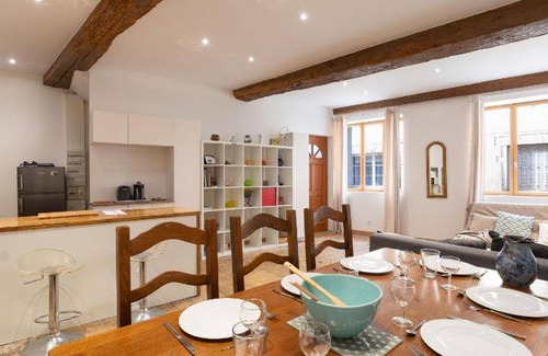 Cluny Apartment | 80 m² Apartment ∙ 3 bedrooms ∙ 8 guests