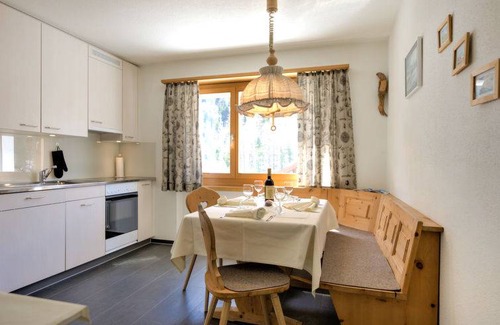 Pontresina Apartment | 80 m² Apartment ∙ 2 bedrooms ∙ 4 guests