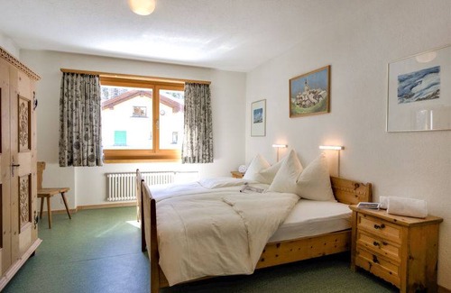 Pontresina Apartment | 80 m² Apartment ∙ 2 bedrooms ∙ 4 guests