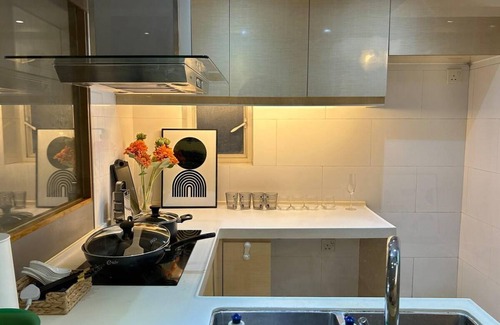 Yau Tsim Mong Apartment | 80 m² Apartment ∙ 3 bedrooms ∙ 10 guests