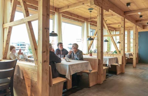 Melchsee-Frutt Hotel | 80 m² Hotel ∙ 2 bedrooms ∙ 8 guests