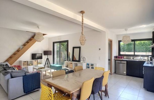 Carolles House | 80 m² House ∙ 3 bedrooms ∙ 6 guests
