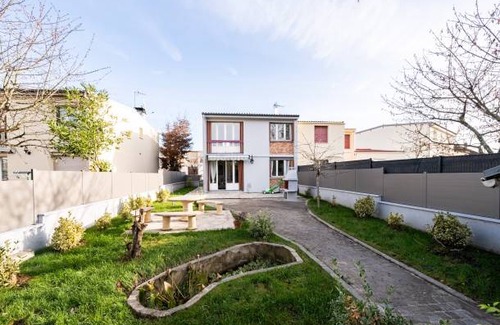 Les Louvrais House | 80 m² House ∙ 3 bedrooms ∙ 5 guests