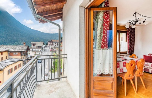 Brusson House | 80 m² Maisonette ∙ 3 bedrooms ∙ 6 guests