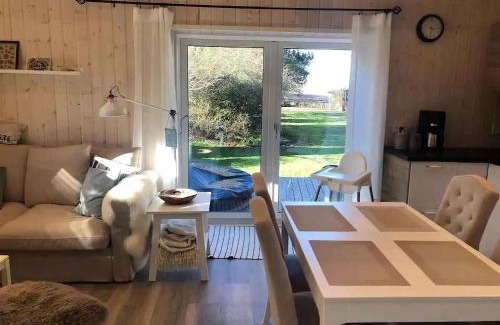 Mommark Villa | 800M To The Beach, Lovely Little House ,Good View