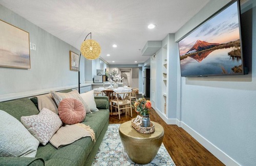 Esperance House | 8022 lower · 3b2b Unit @Edmonds/8 mins to Ferry Terminal