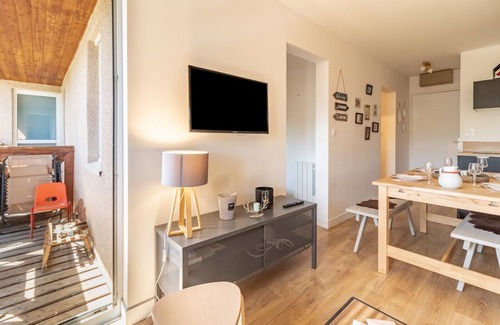 Genos Apartment | 80m from the slopes - Apart for 4 adults/2 children