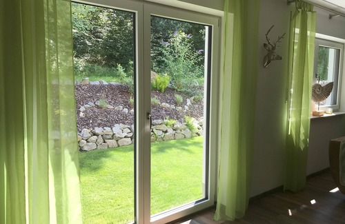Nittenau Apartment | 80qm großes, modern eingerichtetes 3-Zimmer Appartement mit Terrasse