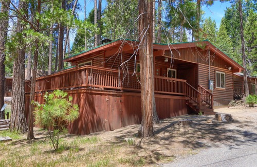 North Wawona Cabin | (82) Shehadey's Retreat at The Redwoods In Yosemite