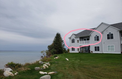 Mackinaw City Condo | 83 Bridgeview Retreat