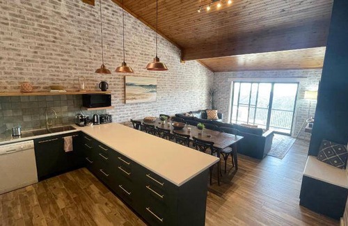 Hotham Heights Apartment | 83 m² Apartment ∙ 4 bedrooms ∙ 12 guests