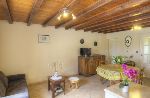 Saint-Etienne-du-Bois House | 84 m² Gîte ∙ 3 bedrooms ∙ 6 guests