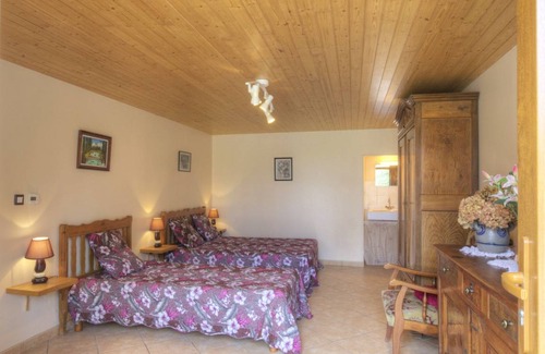 Saint-Etienne-du-Bois House | 84 m² Gîte ∙ 3 bedrooms ∙ 6 guests
