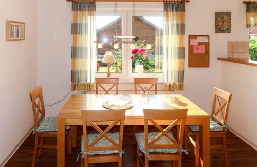 Ditzumerverlaat House | 84 m² House ∙ 2 bedrooms ∙ 4 guests
