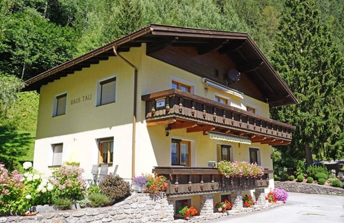 Sankt Anton am Arlberg Apartment | 85 m² Apartment ∙ 3 bedrooms ∙ 5 guests