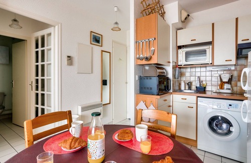 Erquy Apartment | 85 m from the beach – 2 adults and 2 children