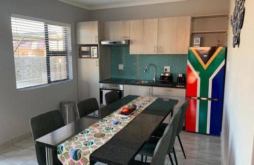 Moses Kotane Apartment | 85 m² Apartment ∙ 3 bedrooms ∙ 6 guests