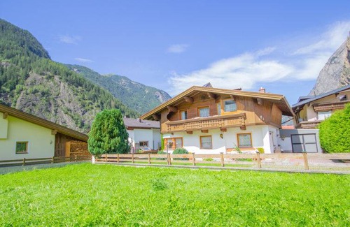 Umhausen Apartment | 85 m² Apartment ∙ 2 bedrooms ∙ 4 guests