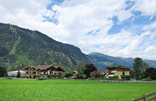 Mayrhofen Apartment | 85 m² Apartment ∙ 3 bedrooms ∙ 8 guests
