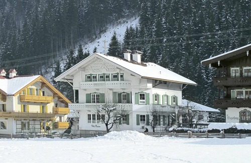 Mayrhofen Apartment | 85 m² Apartment ∙ 3 bedrooms ∙ 8 guests