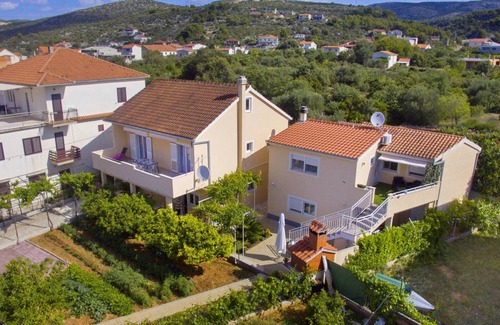 Poljica Apartment | 85 m² Apartment ∙ 3 bedrooms ∙ 6 guests